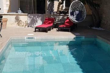 Gîte pour 6 personnes, avec terrasse à Comps