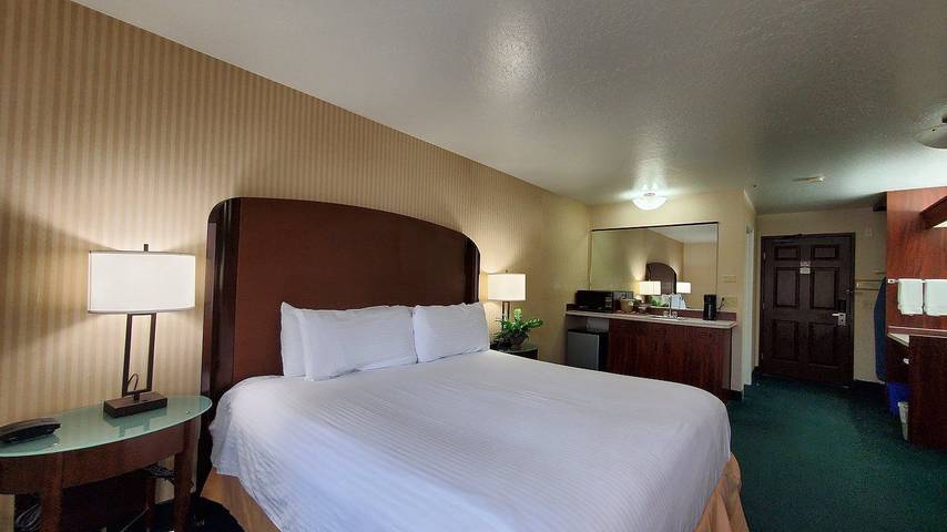 Hotel para 3 personas, con piscina - 1
