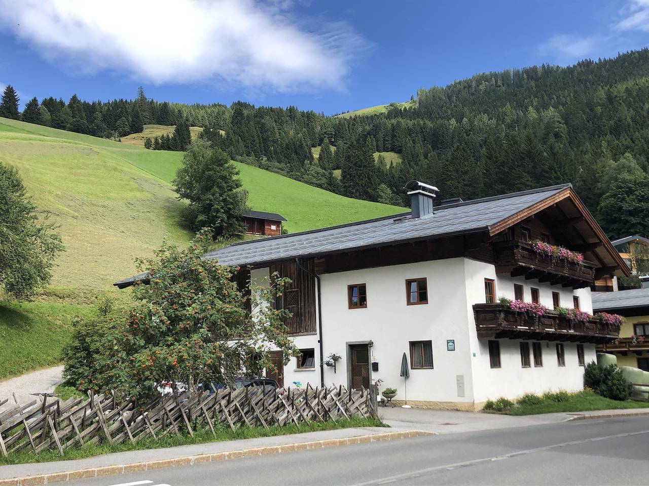 Dreibettzimmer mit Dusche, Wc in Dienten am Hochkönig, Pinzgau
