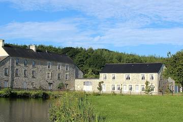 Gîte pour 4 personnes, avec piscine ainsi que jardin et terrasse dans la Manche