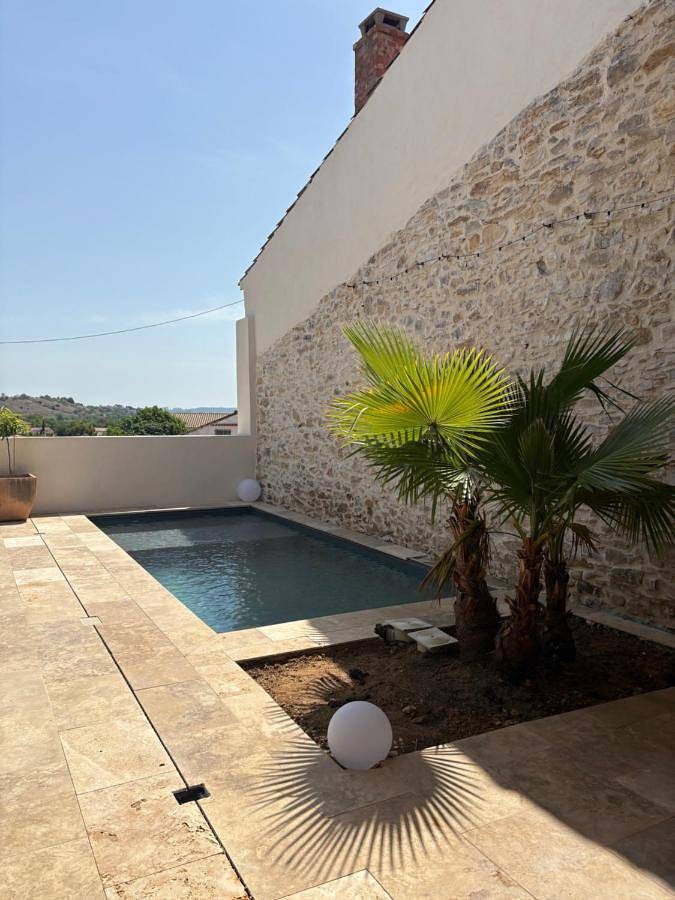 Location de vacances pour 23 personnes, avec vue ainsi que piscine et terrasse, adapté aux familles à Paraza - 3