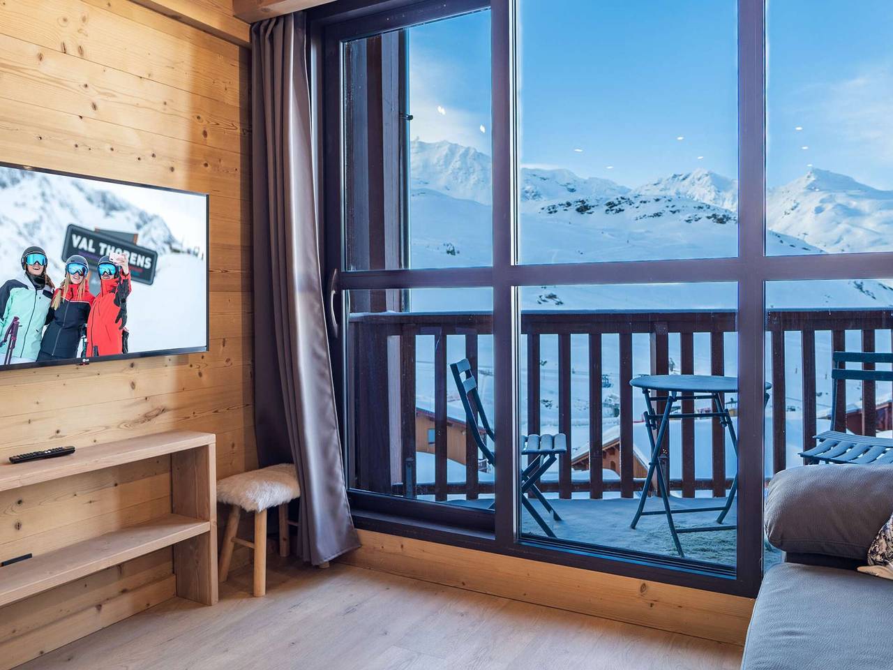 Geheel appartement, Renovated mountain duplex 6 people - Close to slopes - Equipped kitchen and balcony in Val Thorens, Massif de la Vanoise