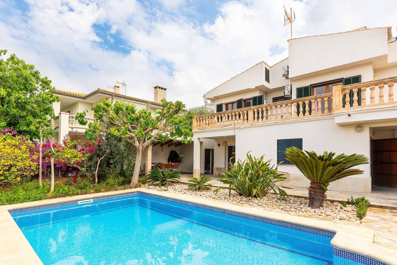 Ferienhaus 'Muro' mit eigenem Pool direkt an der Playas de Muro, Wi-Fi und Klimaanlage in Playa de Muro, Muro