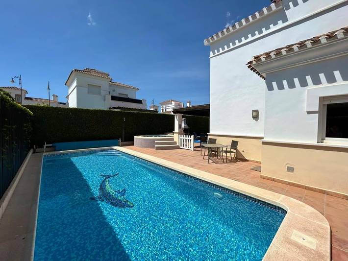 Chalet para 8 personas, con jacuzzi y terraza además de piscina y jardín en Provincia de Murcia - 3