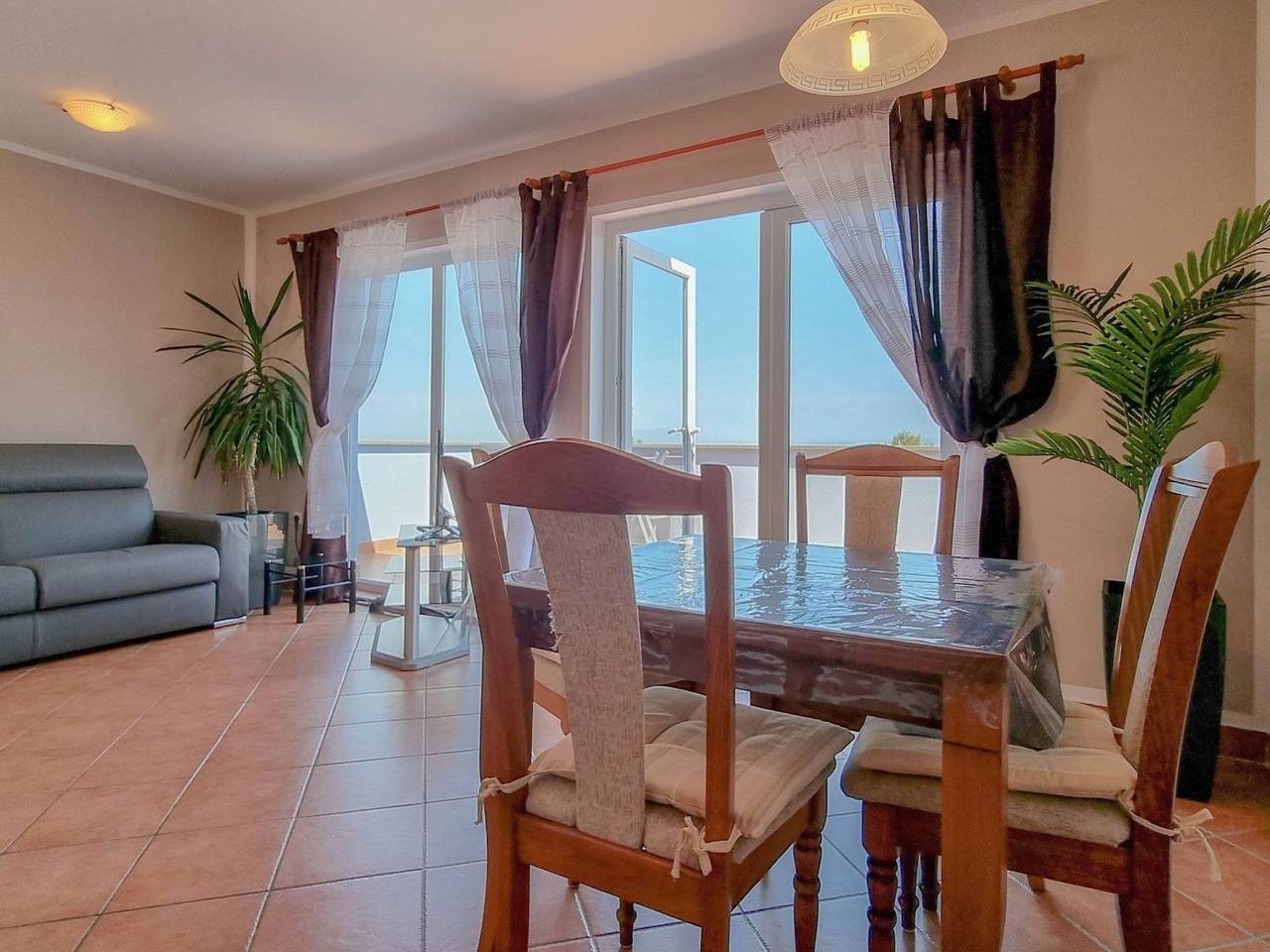 Ganze Wohnung, Apartment mit Meerblick für 4 Personen in Crveni Vrh, Umag und Umgebung