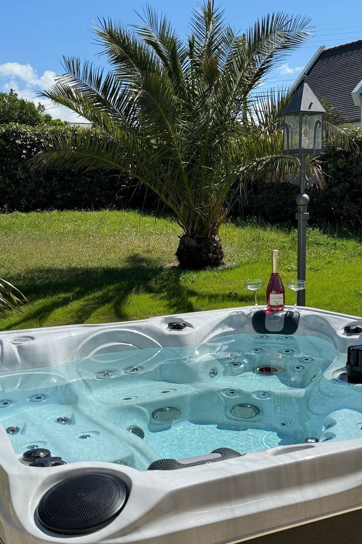 Maison de vacances pour 4 personnes, avec Jacuzzi et Terrasse ainsi que Jardin et Sauna