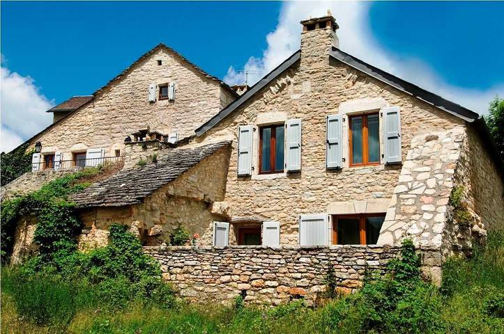 Gîte pour 4 personnes, avec Terrasse à Saint-Georges-de-Lévéjac