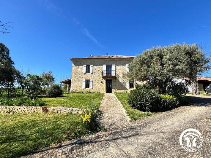Chambre d’hôte pour 2 personnes, avec Terrasse ainsi que Jardin et Piscine