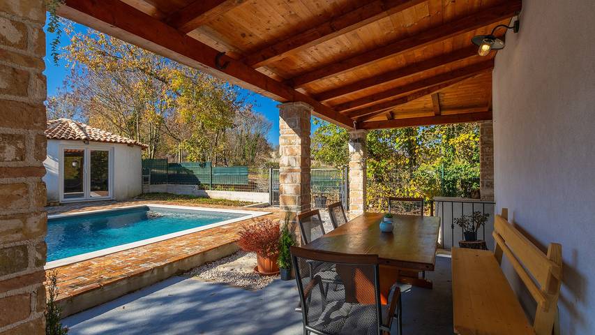 Villa für 5 Personen, mit Whirlpool und Terrasse sowie Garten in Zentralistrien - 4