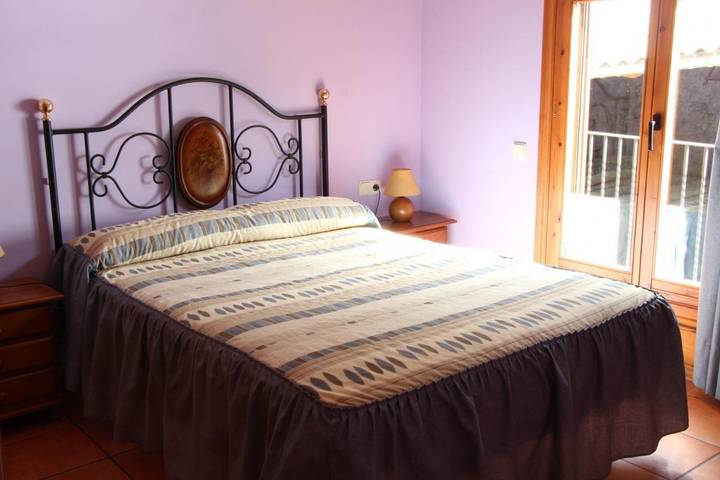 Casa rural para 4 personas, con vistas y terraza en Pallars Sobirà - 2