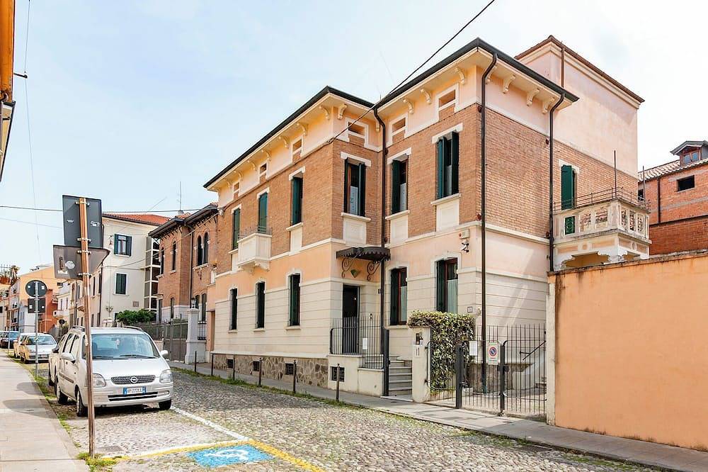 Appartamento intero, Spazioso elegante appartamento centrale, 10 minuti da Prato della Valle in Padova, Provincia di Padova