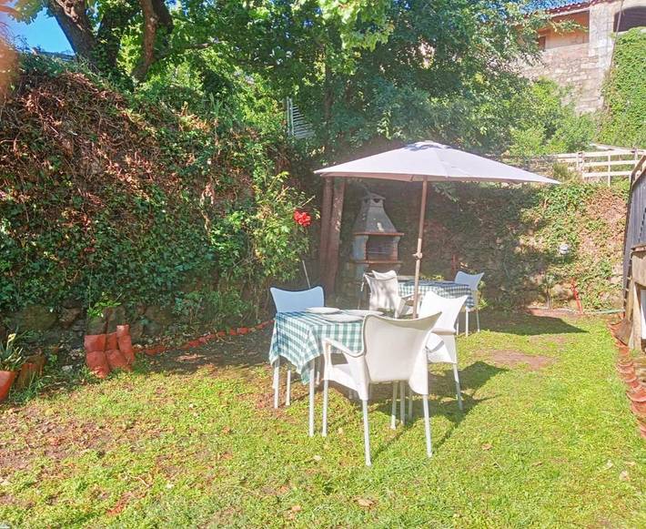 Casa de huéspuedes para 6 personas, con terraza y vistas, Se admiten mascotas en Sierra de Gata