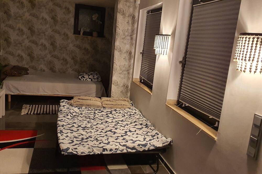 Quiet apartment with garden & terrace, parking space in Neuss, Rhein-Kreis Neuss