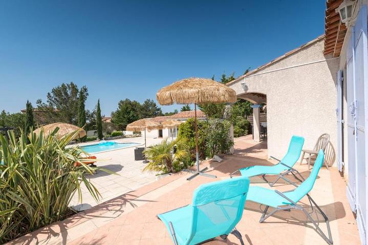 Location de vacances pour 10 personnes, avec Terrasse et Jardin ainsi que Piscine et Vue à Carnoux-en-Provence - 3