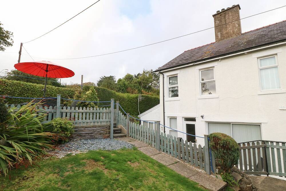 Cottage for 4 People in Llanbedrog, Gwynedd