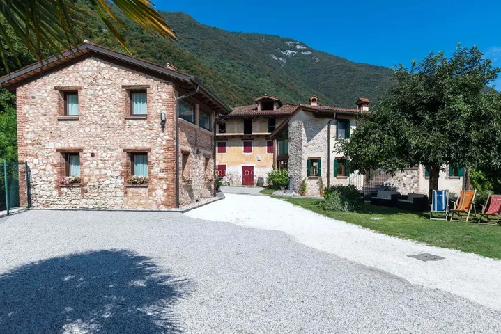 Bed and breakfast per 3 persone, con panorama e giardino - 1