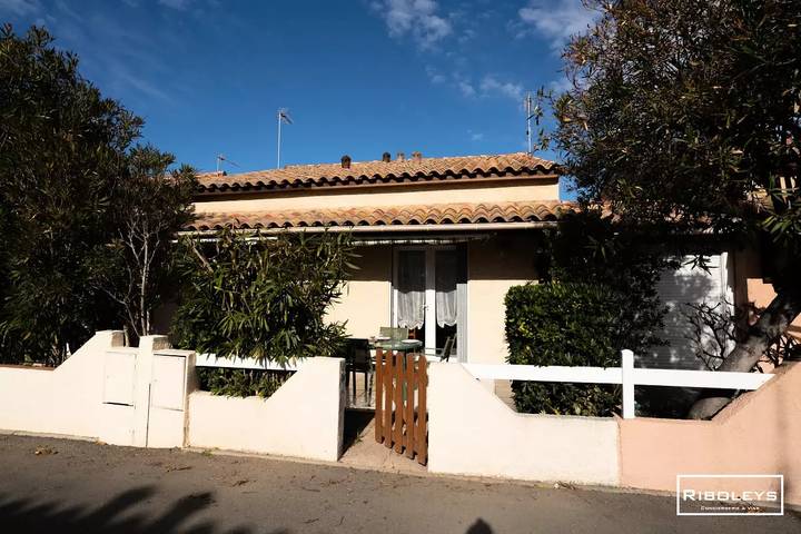 Villa für 6 Personen, mit Terrasse in Vias