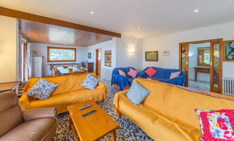 Chalet para 13 personas, con jardín y balcón en Alt Empordà - 3