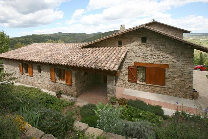 Casa rural para 9 personas, con Balcón y Terraza además de Jardín y Piscina en El Bages