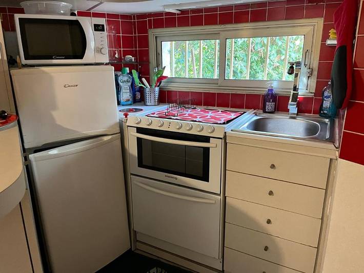 Gîte pour 2 personnes, avec jardin dans Plage de Portissol - 3