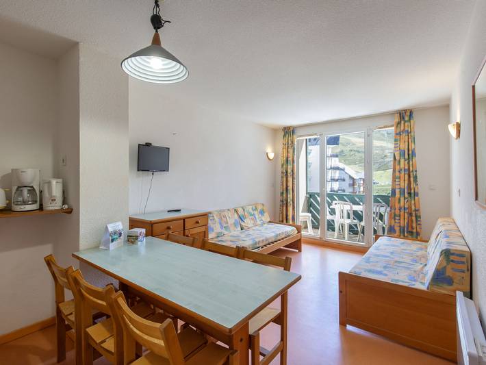 Gîte pour 6 personnes, avec Balcon/Terrasse et Balcon ainsi que Piscine et Sauna à Germ - 3