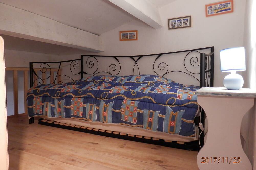 Beau Mazet 75m2, grote tuin in dennenbos, prive domein met zwembad, tennis .. in Sainte-Maxime, Draguignan en omgeving