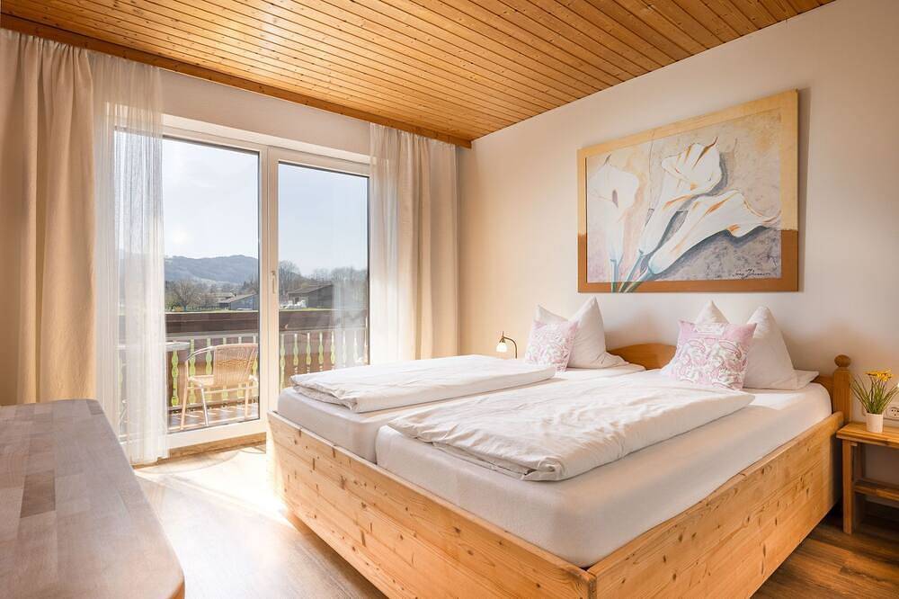 Ganze Wohnung, Doppelzimmer für 2 Gäste mit 21m² in Rohrdorf/Ot Lauterbach in Rohrdorf, Chiemgauer Alpen