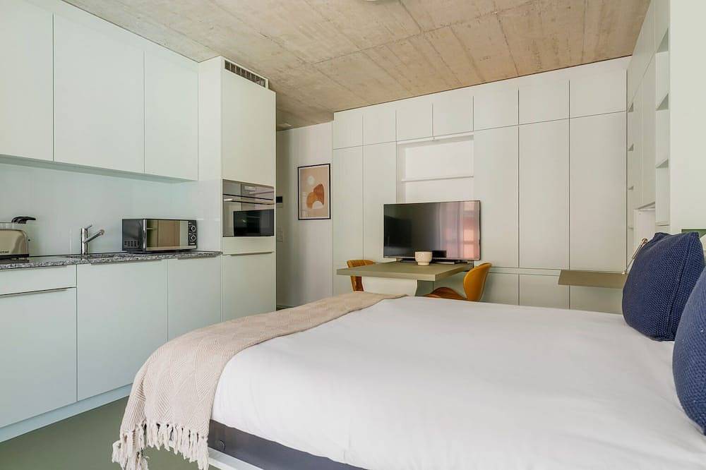 Ganze Wohnung, Blueground | Oerlikon, balcony, nr Eth Zürich in Zürich, Bezirk Zürich