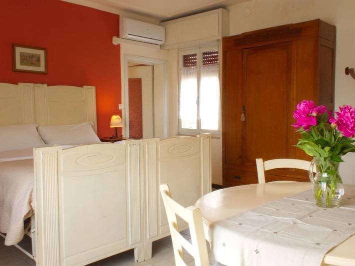 Appartamento intero, Wohnung 'Casa Natalia' mit Privatparkplatz in Peschiera del Garda, Prealpi Gardesane