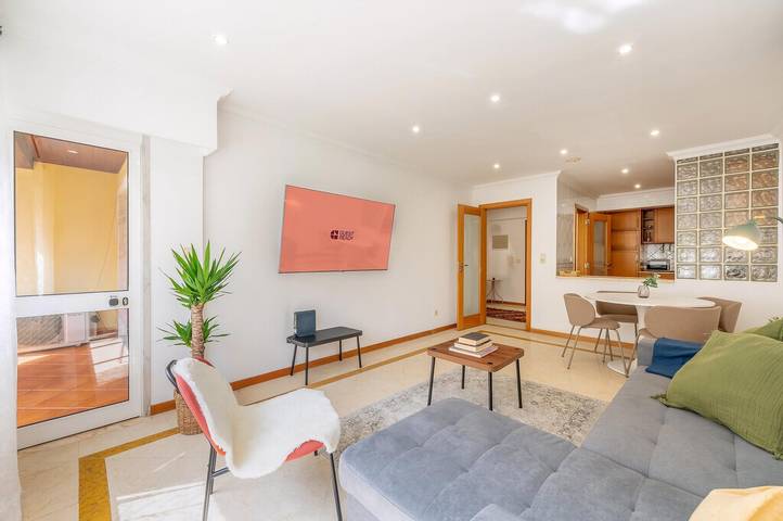 Ganze Wohnung, Ferienwohnung für 4 Personen mit Pool in Cascais e Estoril, Costa de Lisboa