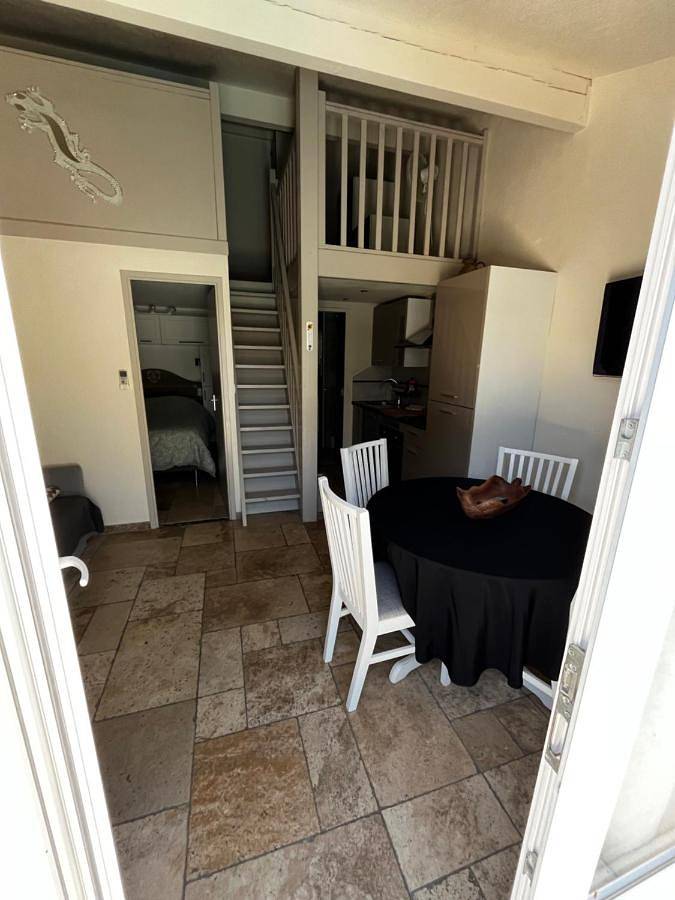 Two-Bedroom House in Forcalqueiret, Côte méditerranéenne (France)
