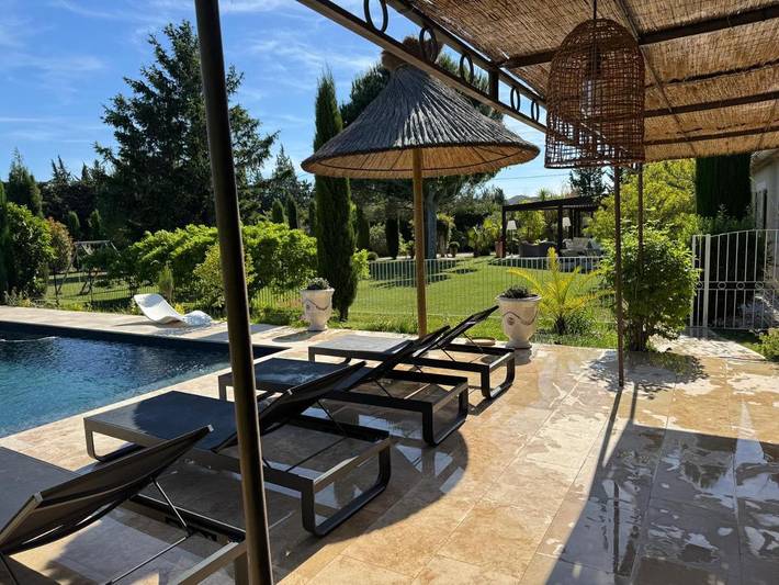 Location de vacances pour 6 personnes, avec piscine et vue ainsi que jardin et bassin pour enfant à Graveson - 4