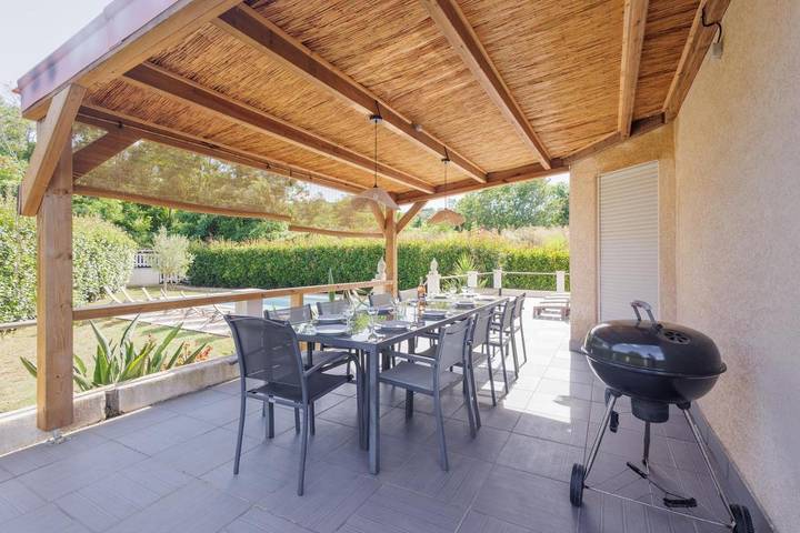 Location de vacances pour 11 personnes, avec jardin et piscine, animaux acceptés à Talasani - 3