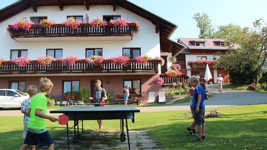 Ferienwohnung für 5 Personen, mit Ausblick und Garten sowie Terrasse, kinderfreundlich - 1