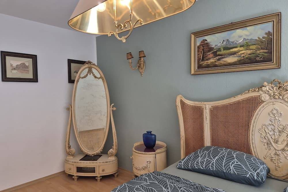 Ganze Wohnung, Biedermeier-Wohnung mit künstlerischem Touch in Wuppertal, Bergisches Land