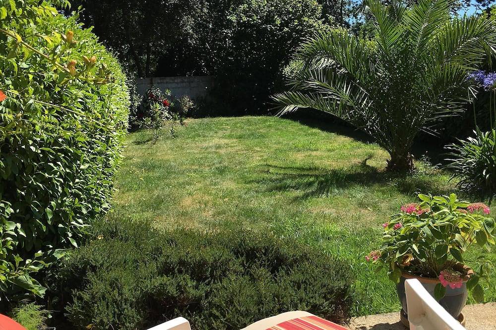 Appartement entier, Logement avec jardin et garage, à 100 mètres de la plage et de la Thalasso in Bénodet, Région de Quimper