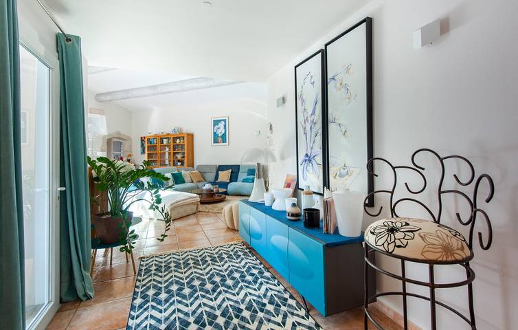 Apartamento de lujo con piscina y aparcamiento, a 2,5 km de Rognonas in Graveson, Region de Arles