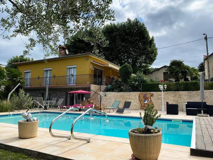 Villa pour 2 personnes, avec piscine et jardin dans les Pyrénées