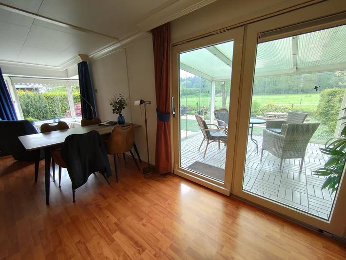 Glasveranda Chalet in der Natur in Veluwe