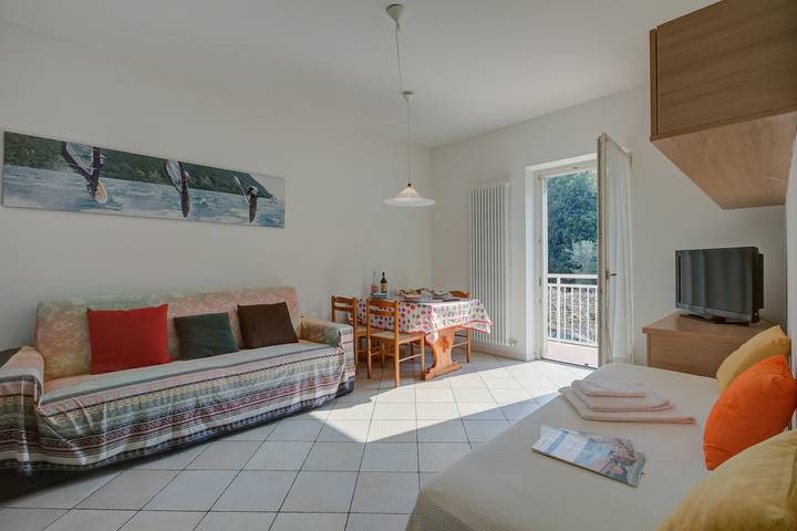 Ferienwohnung für 5 Personen, mit Seeblick und Balkon, kinderfreundlich in Torbole - 2