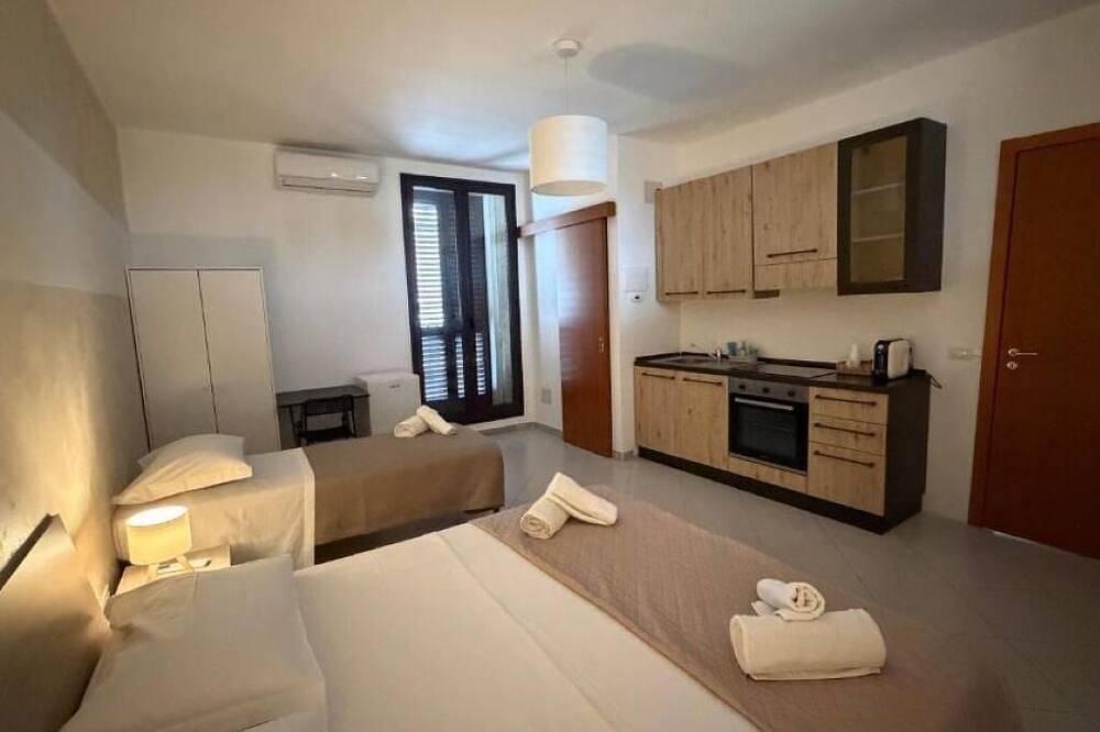 In the heart of the historic center, a few steps from the famous staircase in Caltagirone, Provincia de Catania