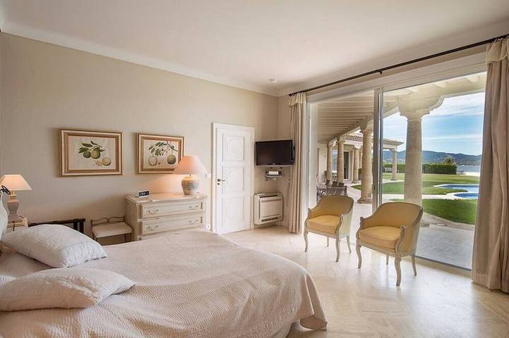 Location de vacances pour 16 personnes, avec terrasse et jardin dans Plage de la Bouillabaisse - 4