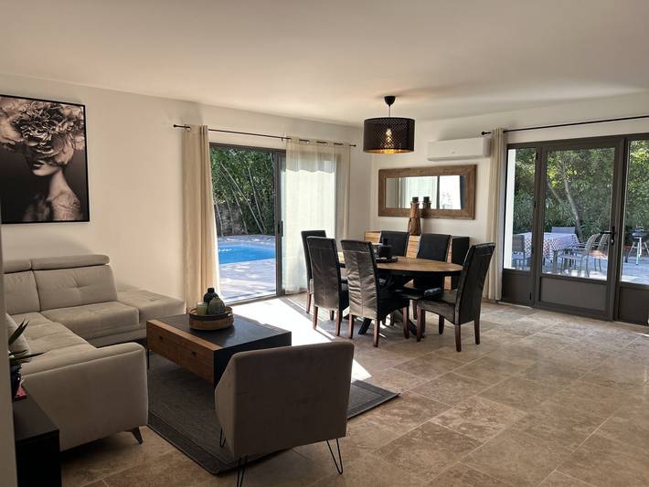 Gîte pour 6 personnes, avec piscine ainsi que jardin et terrasse à Vallon-Pont-d'Arc - 4