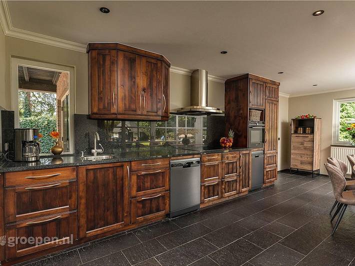 Ferienhaus für 20 Personen, mit Balkon/Terrasse und Whirlpool sowie Terrasse in Losser - 4