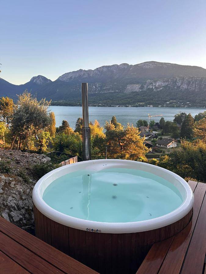Villa pour 14 personnes, avec vue sur le lac et vue ainsi que jardin et piscine à Talloires - 2