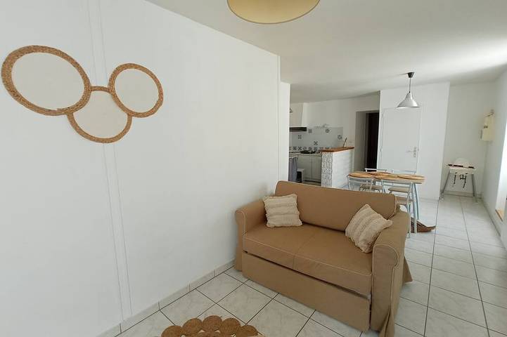 Gîte pour 3 personnes, avec jacuzzi à Celles-sur-Belle