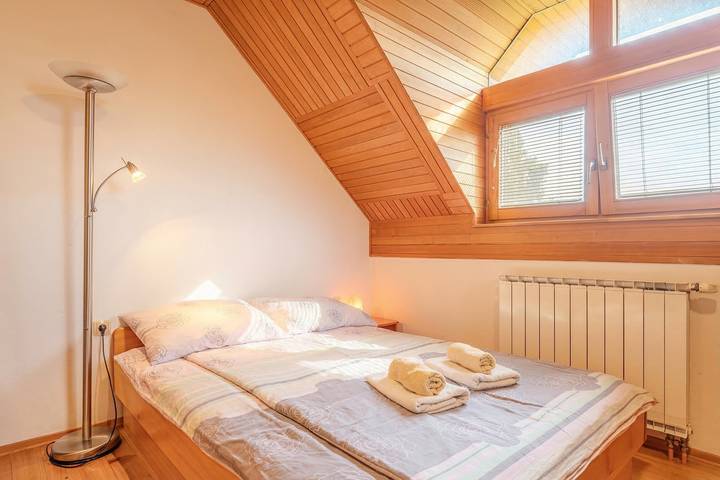 Apartamento entero, Farm Stay Oblak Studio Ina + Shared Sauna in Osrednjeslovenska