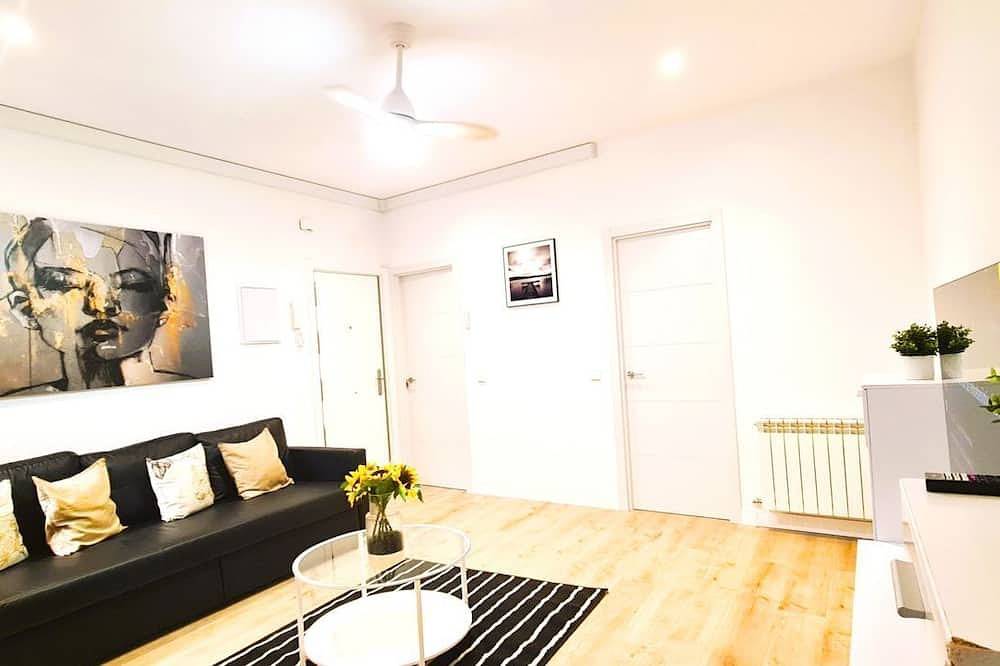 Entire apartment, Malasaña Ii Apartment by Oshun in Centro (Madrid), Madrid