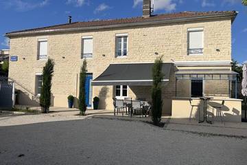 Gîte pour 14 personnes, avec jardin dans Radonvilliers