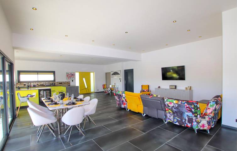 Location de vacances pour 9 personnes, avec terrasse et piscine à Montboucher-sur-Jabron - 4